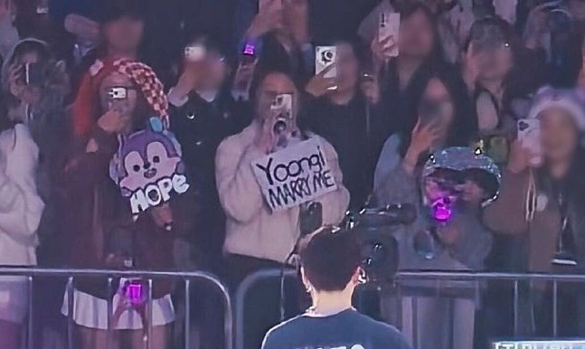 ⁷•⋰˚☆ IS SEEING BTS tweet media