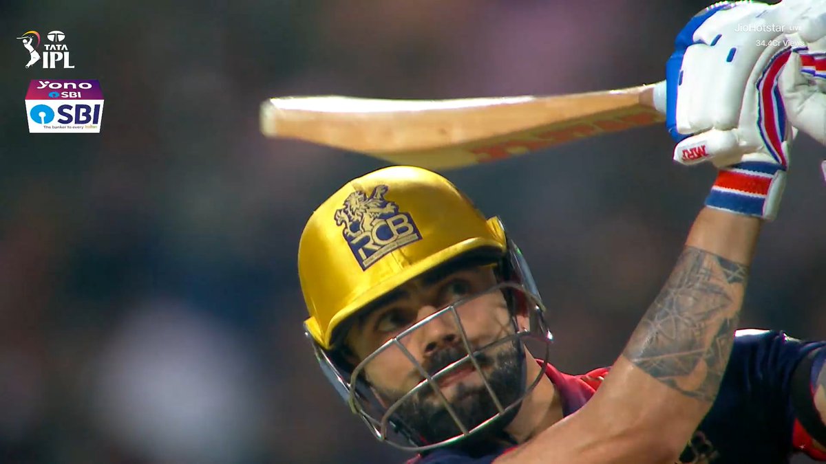 Virat Kohli ❤️ against MI💙.
922 runs in 34 IPL innings.

Today can he Cross 1000 runs against Mumbai Indians??

- 78 Runs to cross 1000 Runs
8*(5)

#MIvsRCB #Viratkholi #ROKO