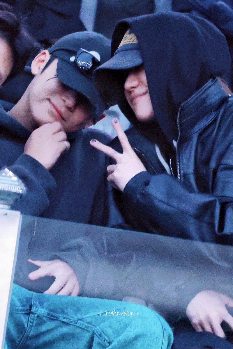 _YellowStar tweet media