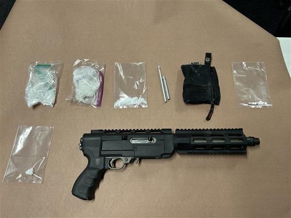 LincolnPolice's tweet photo. 🚨 Felon Arrested for Possession of Firearm and Methamphetamine For Sale

Last night, graveyard officers received information that Brian Medinger was in possession of a firearm and had a prior felony conviction. LPD located the firearm in the 300 block of E. 9th Street and arrested Medinger. Medinger was found to have concealed approximately two ounces of crystal methamphetamine on his person during his arrest and transportation to the South Placer Main Jail.

LPD will continue to hold those accountable who are intent on selling dangerous drugs and possessing illegal weapons in our community. 

#NotInLincoln