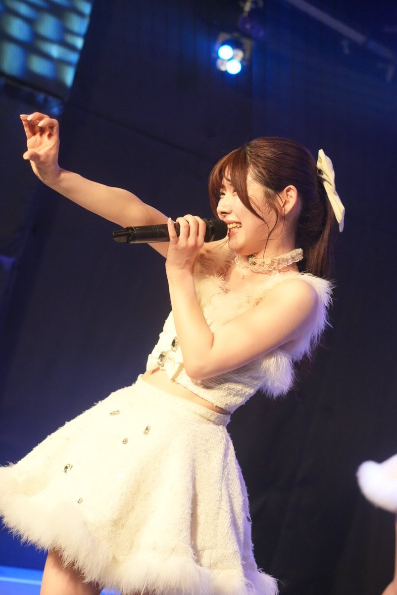 よしかず tweet media