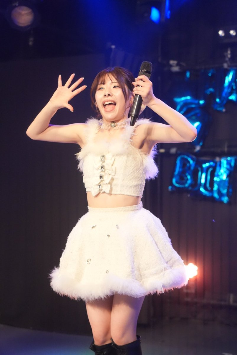 よしかず tweet media