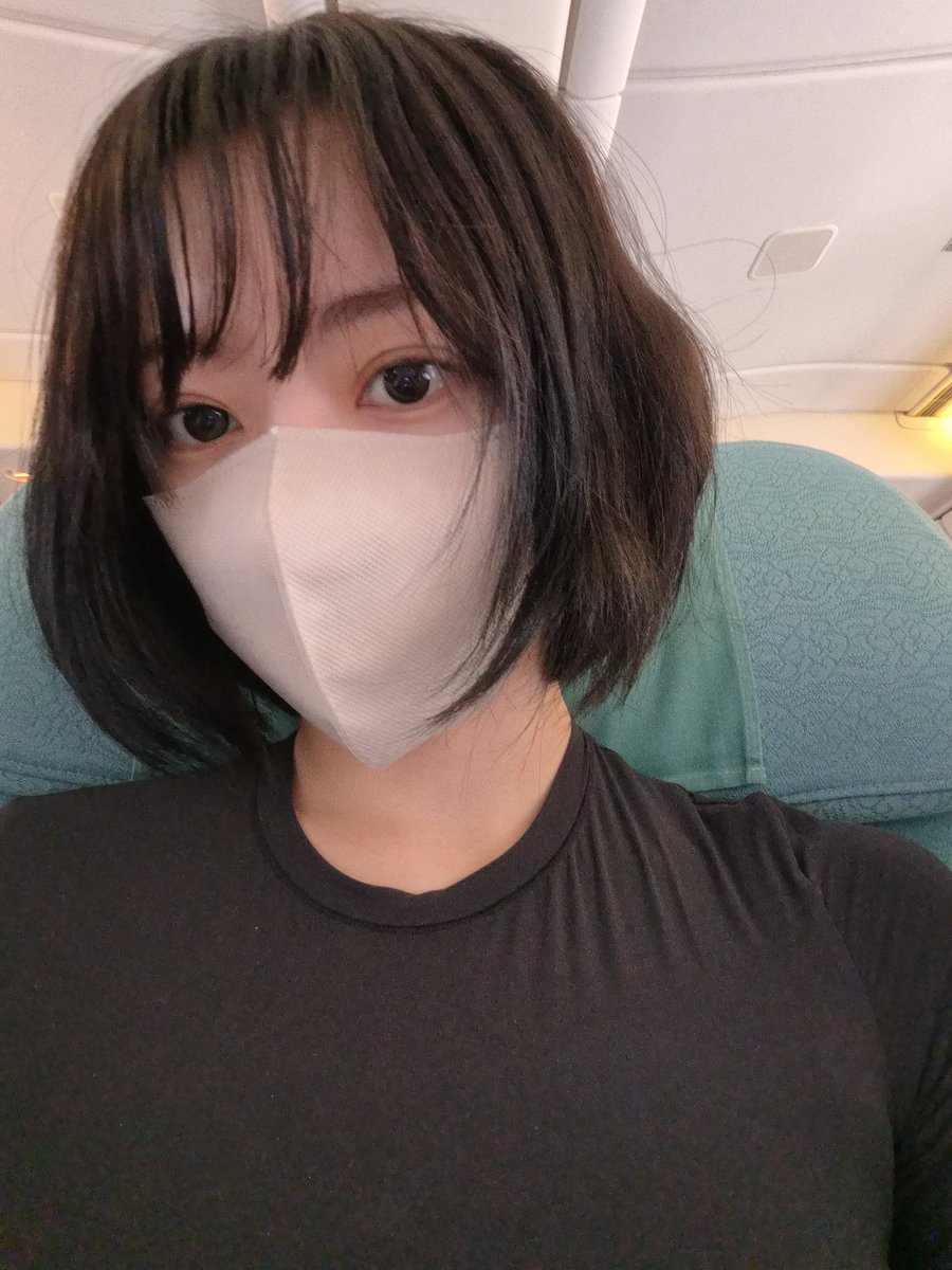 sserapics's tweet image. #SAKURA weverse dm update 

: I was so excited. I was so hungry
I'm eating pork belly
There's not much time left!
hehe
There's still some left palpitating