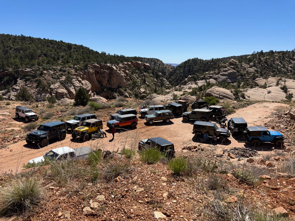 rachelaziani's tweet image. Enjoying new trails! 😎 
#NatureLover #DesertLife #4X4 #JeepLife 
#HappyWeekend #Sunday