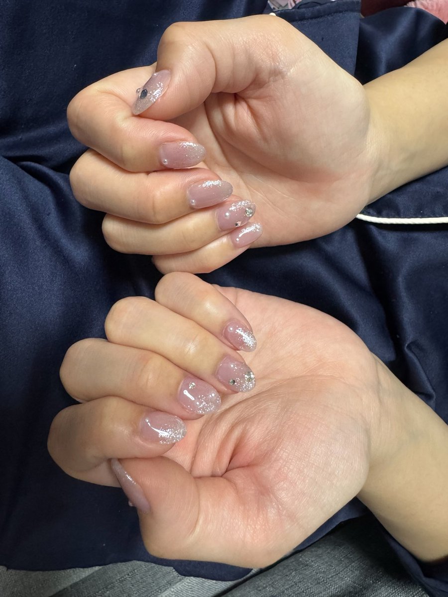 りーな tweet media