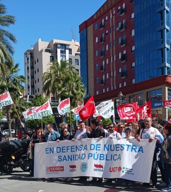 usteaeducacion's tweet photo. Hoy hemos asistido a las manifestaciones por la Sanidad Pública en Andalucia.
¡En defensa de la sanidad pública andaluza!
#USTEA
#MorenoDimision
#LaPúblicaEnJuego
#ElSindicatoAndaluz💚🤍💚 https://t.co/puC54lhGb2