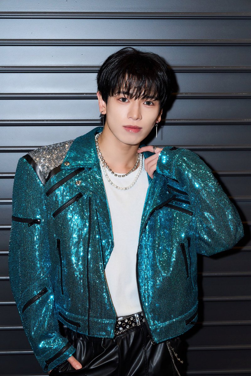 tjbb_'s tweet image. #マイナビpresentsThePerformance
@performance__pr 

#KOTA (Vocal)

#SHOW (Performer)リーダー👑
instagram.com/lilshowww?igsh…

▼見逃し配信はこちら
abema.go.link/39Ee6

┈┈┈
🎧 SETLIST PLAYLIST
tjbb.lnk.to/DGiGEb

🚀#これがTJBBです 
bio.to/TJBB_performan…

🪩 LIVE TOUR 2026