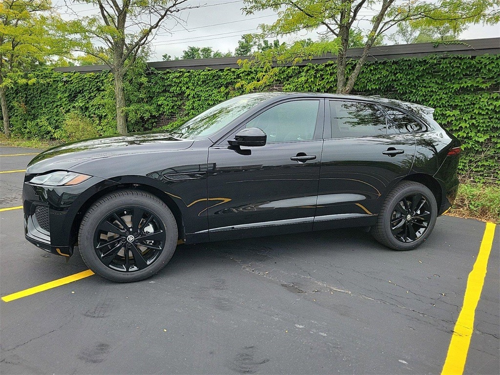 FieldsAuto's tweet image. Looking for a performance SUV with true Jaguar character
This Certified 2025 JAGUAR F-PACE P250 R-Dynamic S in Santorini Black with AWD is ready in Northfield.

For more info, visit jaguarnorthfield.com/certified/Jagu…
Stock No. LJ25013
#JaguarFPACE
