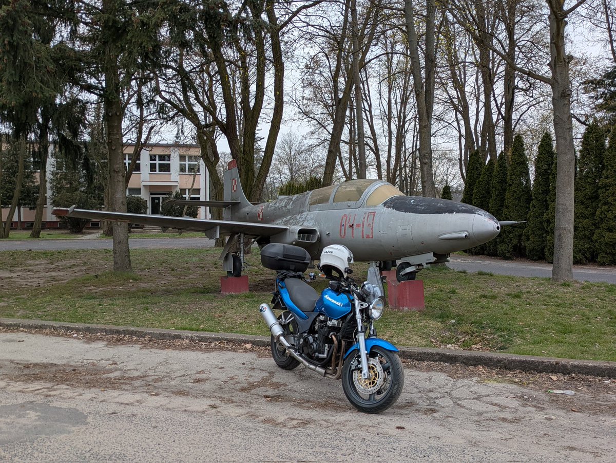 BohdanBobrowski's tweet photo. Dzisiaj "polatane" w ramach  #PrzewodnikLotniczy. 3 maszyny latające: #TS11Iskra, #Mi2 i #TS8Bies oraz jedna "latająca" #KawasakiZR7. Mapa dla ciekawych, będzie rozwijana:
https://t.co/p08YDrKoG2 https://t.co/3X4GBFSwSA