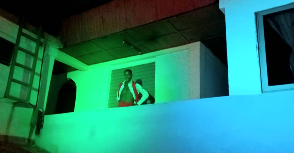 danzalibregtm90's tweet photo. #LaBohemia desde Danza Fragmentada regala momentos especiales. Hasta allí llegaron ayer nuestros bailarines con la pieza *Con Olor a Rosas*.
Gracias por la invitación a la gran familia que compone La Bohemia.
#CulturaGuantánamo
#danza #CubaEsCultura https://t.co/hXv9eBB7bC