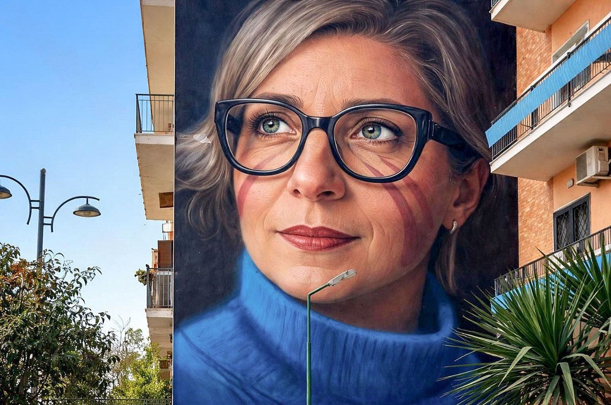 Majin79's tweet photo. A Napoli arriva il nuovo murales di #Jorit dedicato a #FrancescaAlbanese... È meraviglioso quando viene reso omaggio ad un grandissimo orgoglio nazionale come Francesca 

#FREEPALESTİNE https://t.co/UQySKqc4am