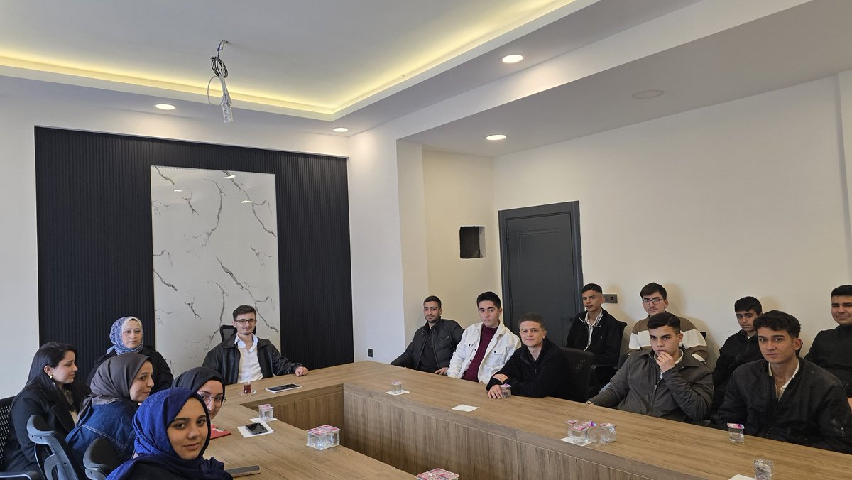 ysdulkadiroglu's tweet photo. Birim Başkanımız  Harun Arslan’ın riyasetinde, istişare ve değerlendirme toplantımızı gerçekleştirdik.

Daha güçlü yarınlar için Durmadan, yorulmadan Çalışmaya devam ediyoruz.
Aldığımız kararların hayırlara Vesile olmasını temmeni Ediyoruz. Durmak yok, yola Devam! https://t.co/pNdAnbF8bi