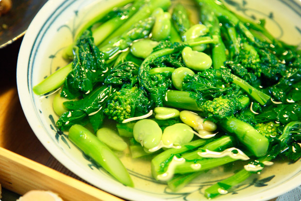 mamiimai_gohan's tweet image. TBSラジオ
「夜のPodcast散歩」の続きレシピ
お野菜のおもてなし料理です。

「出汁酢マリネ」

お好きな茹で野菜（水１lに塩小さじ２の塩水で茹でておく）

出汁 600ml（どんなのでも!）塩小さじ１と½、みりん小１、醤油小１を沸かし、米酢 大さじ２加え、浸すだけ。
冷蔵庫で5日保存できます
