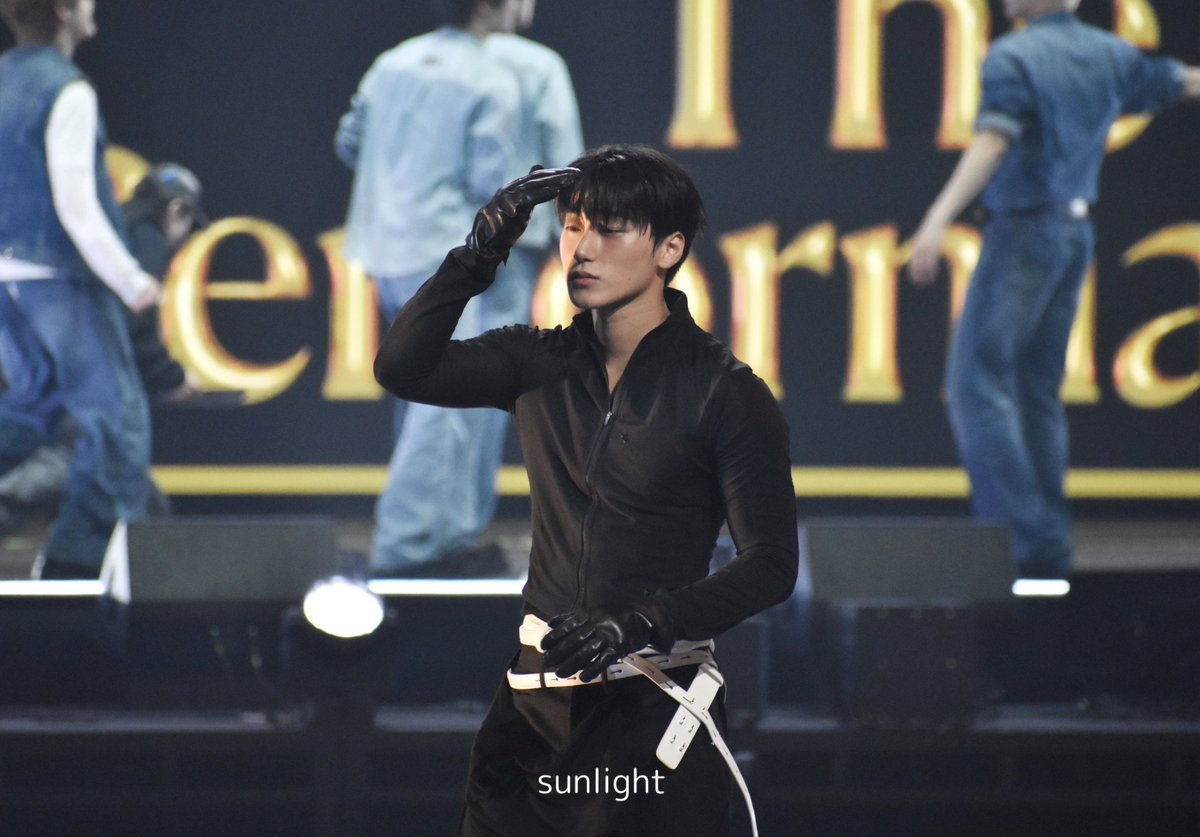 sunlight tweet media