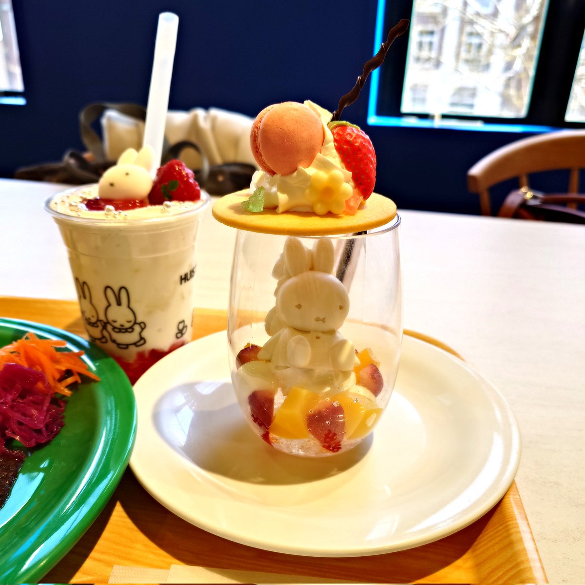 oshamaswing's tweet photo. #おかしのくにのミッフィーパフェ #ハウステンボス https://t.co/WuHsvOt4w6