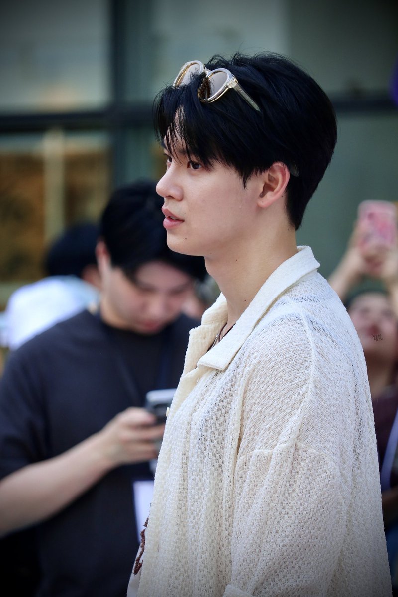 คุนนน. tweet media