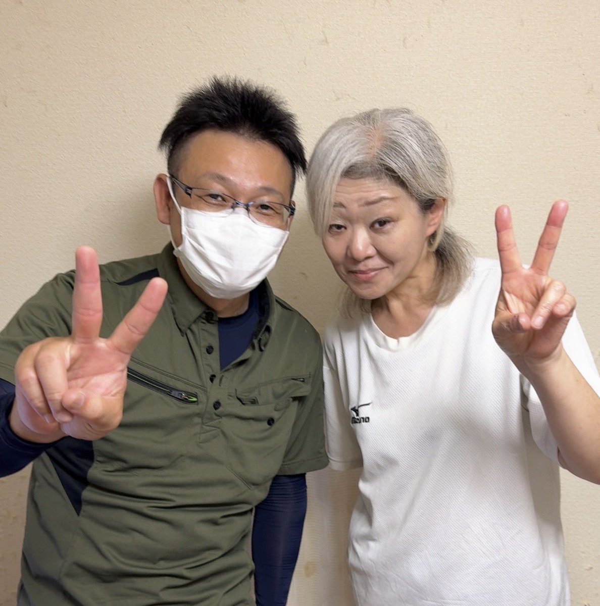 toshlakko301's tweet image. 15年以上使っていた
お気に入りのテレビが壊れ、
新しいテレビを設置してもらいました📺
SHARP AQUOSで
以前より大きめの50V‼️
全てにおいて凄さアップ⤴️
1つだけ残念なところが...
薄くなったので、
ニャン達が登れない🤣
設置してくれた工事屋さん、
ありがとう🥰
#テレビ
#SHARP #sharpaquos
#50v