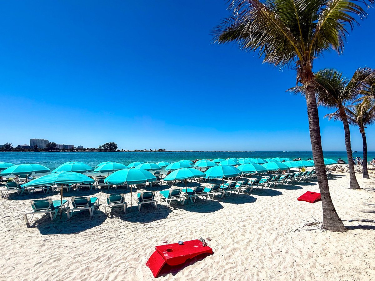 ShephardsResort's tweet photo. Yacht Rock Sunday vibes start at 11AM — NO COVER. Yacht 🛥️ anchoring is first come, first served. 👨‍✈️⚓️ Open to the public with beachside dining and onsite valet parking available.

🎶 VJ Kidd Leow kicks things off from 1PM–3PM with video mixing, serving nonstop Yacht Rock house vibes. 🎸 The Tyson Marshall Band takes over the Tiki stage from 3PM–7PM. 🤠 High Noon make their Tiki debut & headline at 8PM, with DJ Ray video mixing between band sets and until close.

Jake Dela Cruz mixing open format at The Wave at Shephard's starting at 10PM. 🎧

📍 Make a COVE reservation, reserve your WAVE VIP table, or book your stay at https://t.co/GhrgaY1rZZ or call (727) 442-5107 at any time.

#florida #clearwaterbeach #tampabay