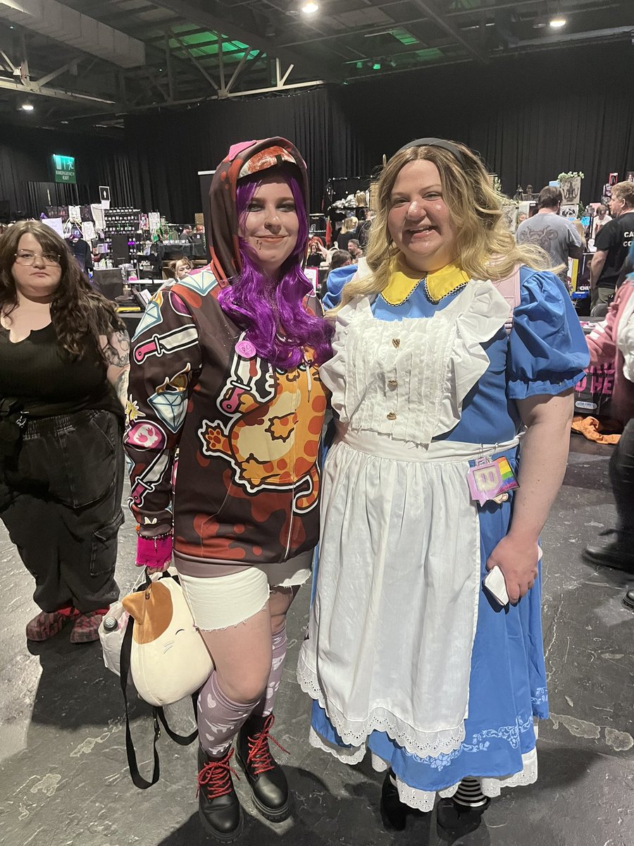 I had such a great day yesterday at HorrorCon!❤️
It was lovely seeing people, meeting Daniel finally, meeting and talking to Dork, and dying in the DBD experience 😂 thanks for all the laughs, can’t wait for next year 👀