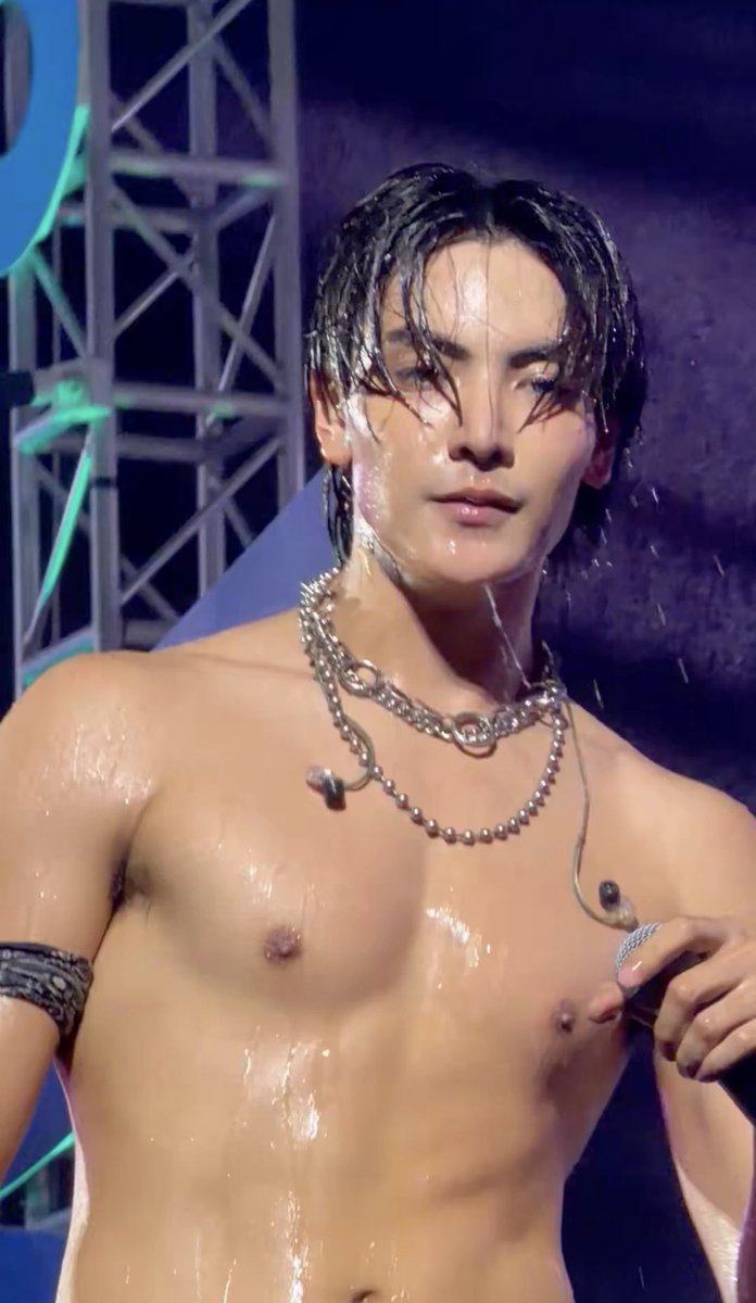 wei ˚˖𓍢ִ໋❀ tweet media