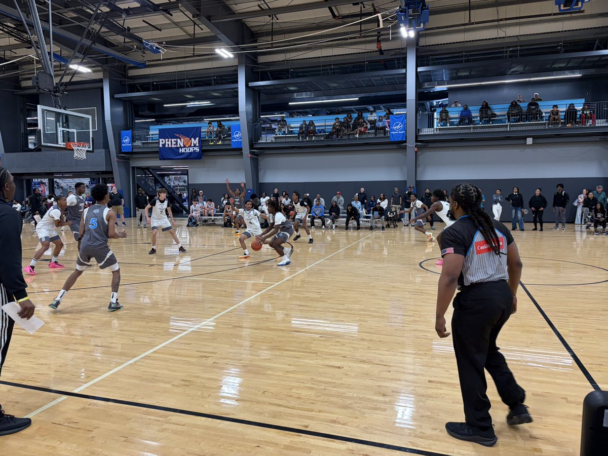 JeffreyBendel_'s tweet photo. Noteworthy battle taking place between two of the better programs in Virginia—VA Havoc and Team Loaded 757. Physical, back-and-forth contest featuring lots of intriguing 2028 pieces on both rosters #Phenom757Showcase https://t.co/xi8VaesXK2