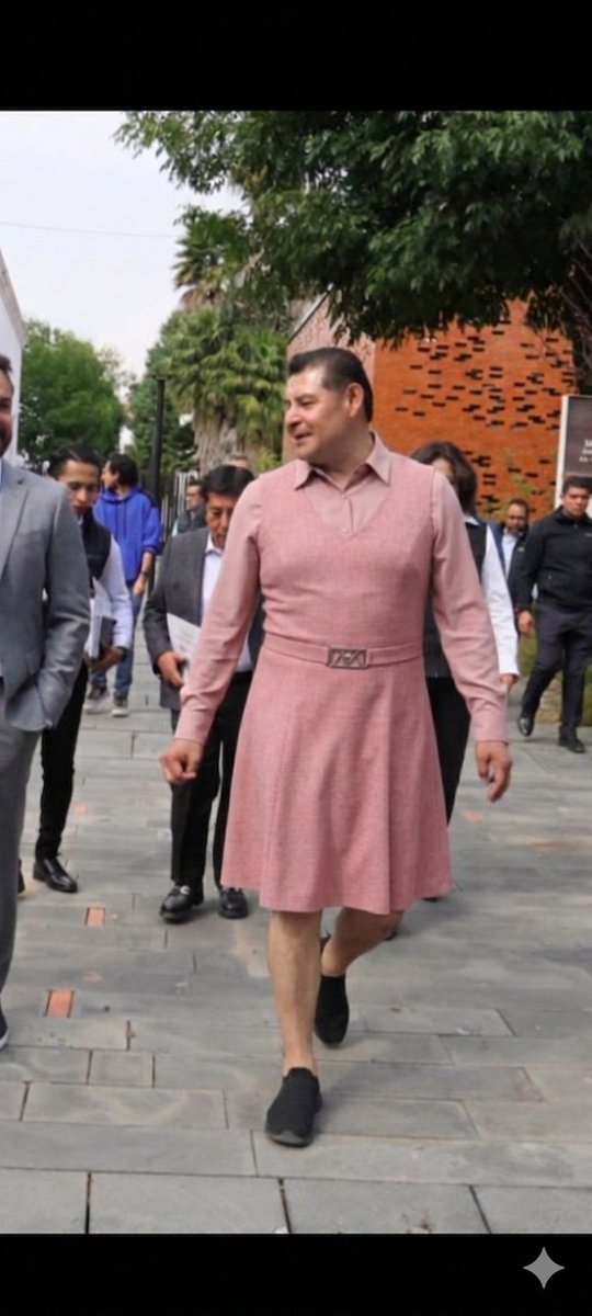 P D León tweet media