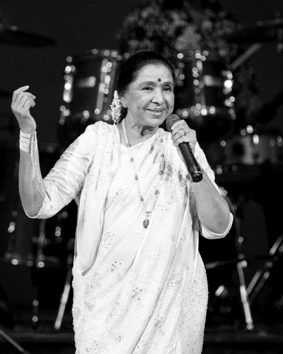 nsffmumbai's tweet photo. The news of the passing of India’s musical gem, Asha Bhosle, is deeply saddening.

Her melodious voice and unparalleled singing gifted the world of music an invaluable legacy. Her songs were not just music, but pure expressions of emotion that will forever live in our hearts.

On behalf of NSFF,  Our humble tribute. May God grant peace to the departed soul and strength to the bereaved family to endure this immense loss.

Om Shanti. 🙏