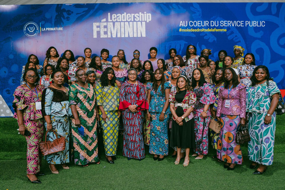 AGENCE_APCSC's tweet photo. À l’occasion de la clôture du Mois des droits de la femme, la Première ministre Judith Suminwa Tuluka a échangé avec les femmes de la Primature, dont une délégation de l’APCSC, conduite par son Directeur Général, Me Freddy Yodi Shembo, au Palais du Peuple, le samedi 11 avril 2026.

Thème : Leadership féminin au cœur du service public.
Message fort : « Sans les femmes, l’État n’avance pas. Leur place doit être au cœur des décisions. » a martelé Madame Judith Suminwa lors de son adresse aux femmes.

@Presidence_RDC @PrimatureRDC  @Com_mediasRDC  @SuminwaJudith @FreddyShembo