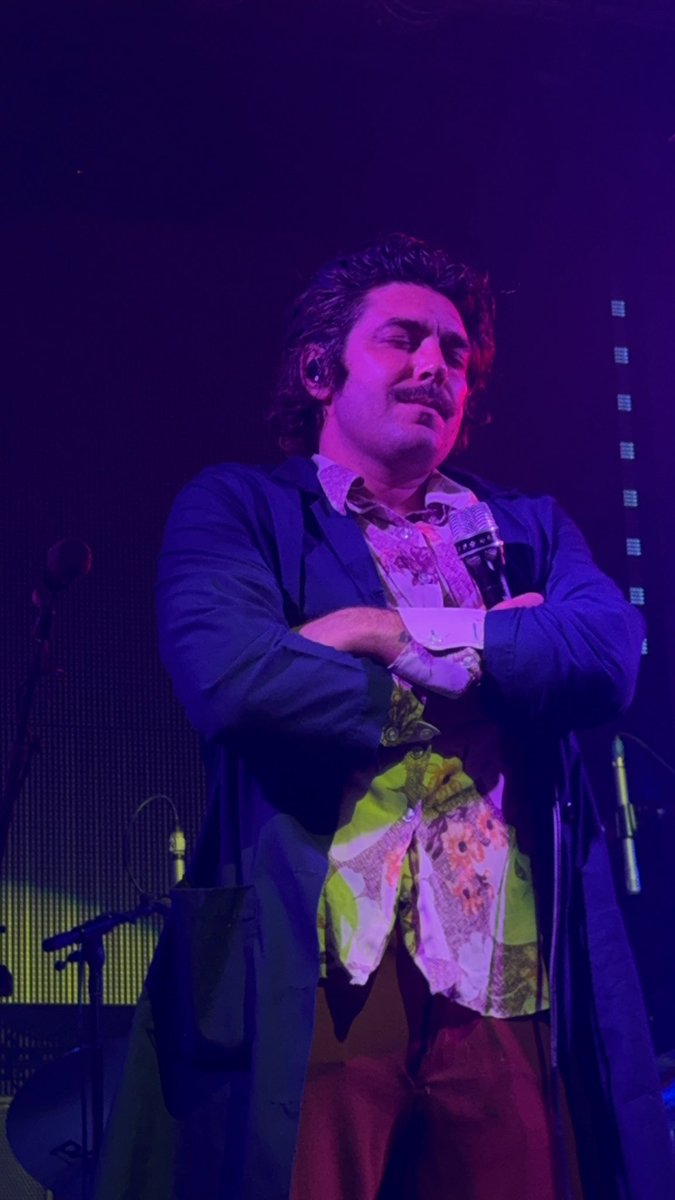 jan_fran1973's tweet photo. My life is complete. Thank you @theGROWLERS https://t.co/hGyPM7c2ZP
