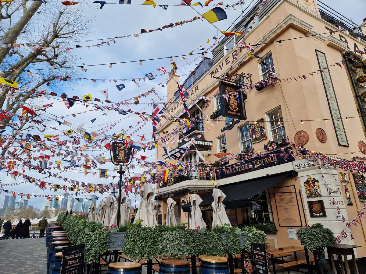 VinnieSull1van's tweet image. UPCOMING Pub/History #Tours 🍻 
 pubandhistorywalkingtours.com 

Royal Borough of Greenwich 
🗓 25th April (SATURDAY)
👥 Greenwich Station
(Lambard House, Greenwich High Rd, London SE10)
🕦 11 AM @PubHistoryTours

The tour will last roughly between 3-1/2 to 4 hours (or more) and will