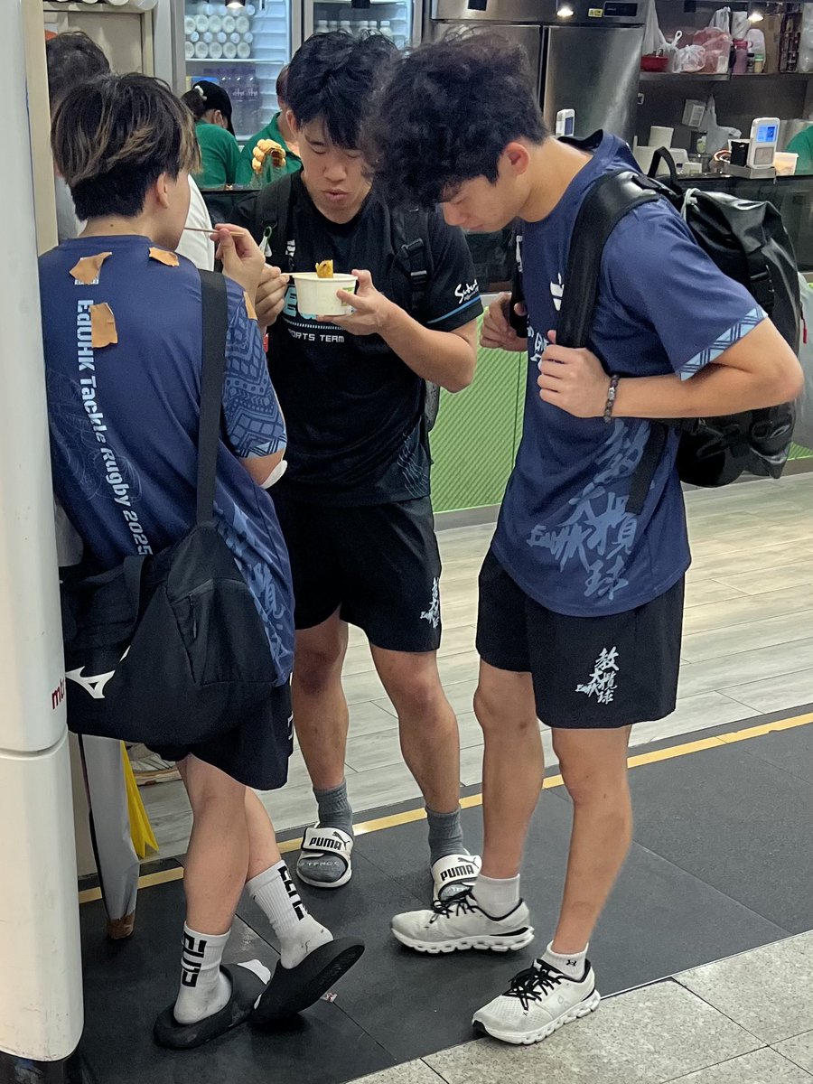 長腿叔叔 tweet media