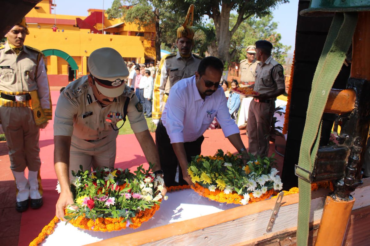 CISFWB_Odisha's tweet photo. On 12 April 2026, CISF Unit NALCO, Damanjodi paid homage to bravehearts who sacrificed their lives on 12 April 2009, foiling a Naxal attack. CISF earned 22 Gallantry Medals. Their valor continues to inspire and strengthen the force.
@CISFHQRS https://t.co/Q7YaxcM6h1
