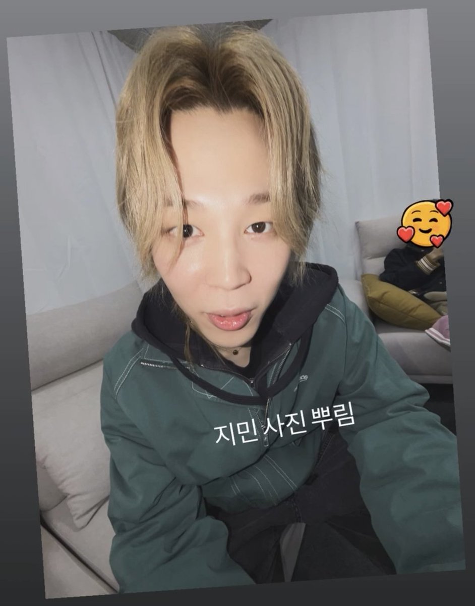 hourly jikook 🐥♥︎🐰 tweet media