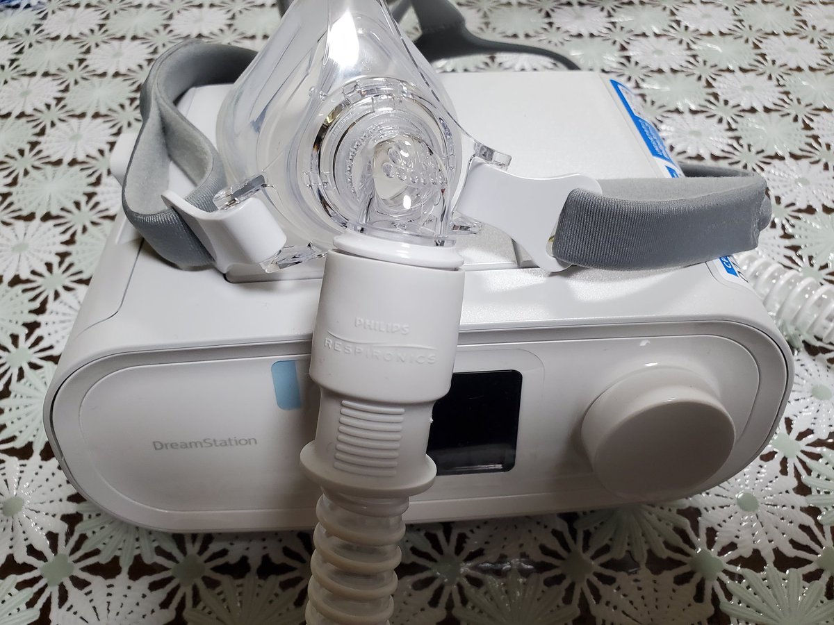 pamelan_bip's tweet image. 🏥
先月検査入院した結果、寝てるときの無呼吸の回数や覚醒の回数が異常値とのこと。
重症な睡眠障害ということで寝るときにCPAPを付けてた寝ることになった‼️
でも息苦しくて寝てる途中で外しちゃう💦
使いはじめて1週間たったけどまだ慣れない💦
早く安眠したいなぁ☺️

#CPAP