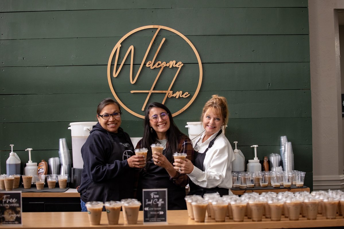 Second service starts soon! Grab your favorite coffee (hot or iced) and join us at 10:00 AM!
_________
Livestream: crosspointeada.com/watch-live | Facebook Live | YouTube