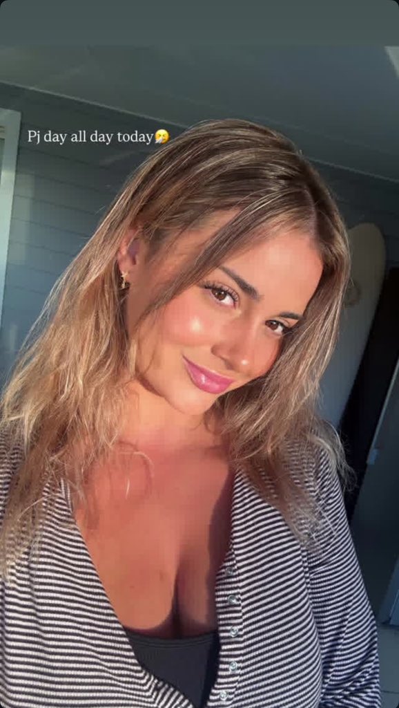 Emily tweet media