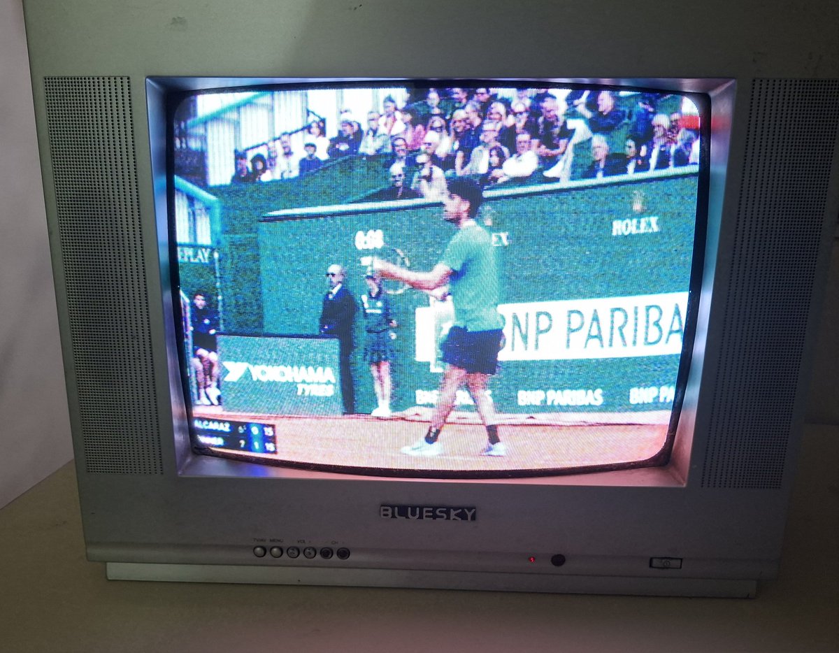 GENTE A QUE NO SABEN POR DÓNDE LO ESTOY MIRANDO