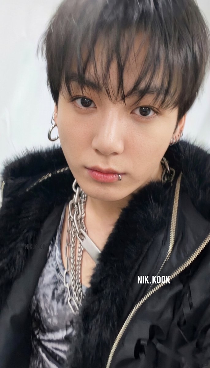 JUNGKOOK instgram story 
I tried my best to unblur it 🫣