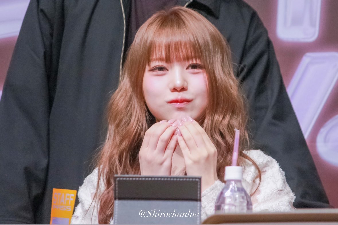 𝑚𝑜𝑚𝑜 tweet media