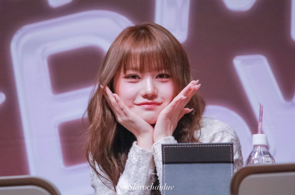 𝑚𝑜𝑚𝑜 tweet media