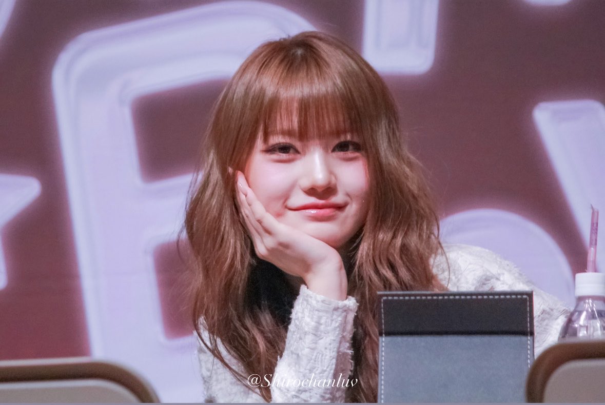 𝑚𝑜𝑚𝑜 tweet media