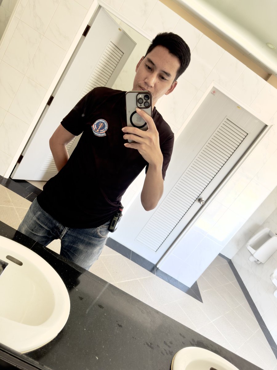 FlukeNP1995's tweet photo. 🥵 https://t.co/LFaXLmlxuO