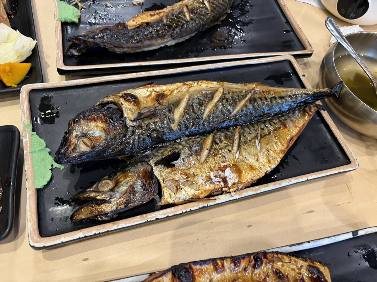 오늘 저녁은 달빛 고등어 먹었는데 여기 왜케 맛있어요? ㅋㅋ