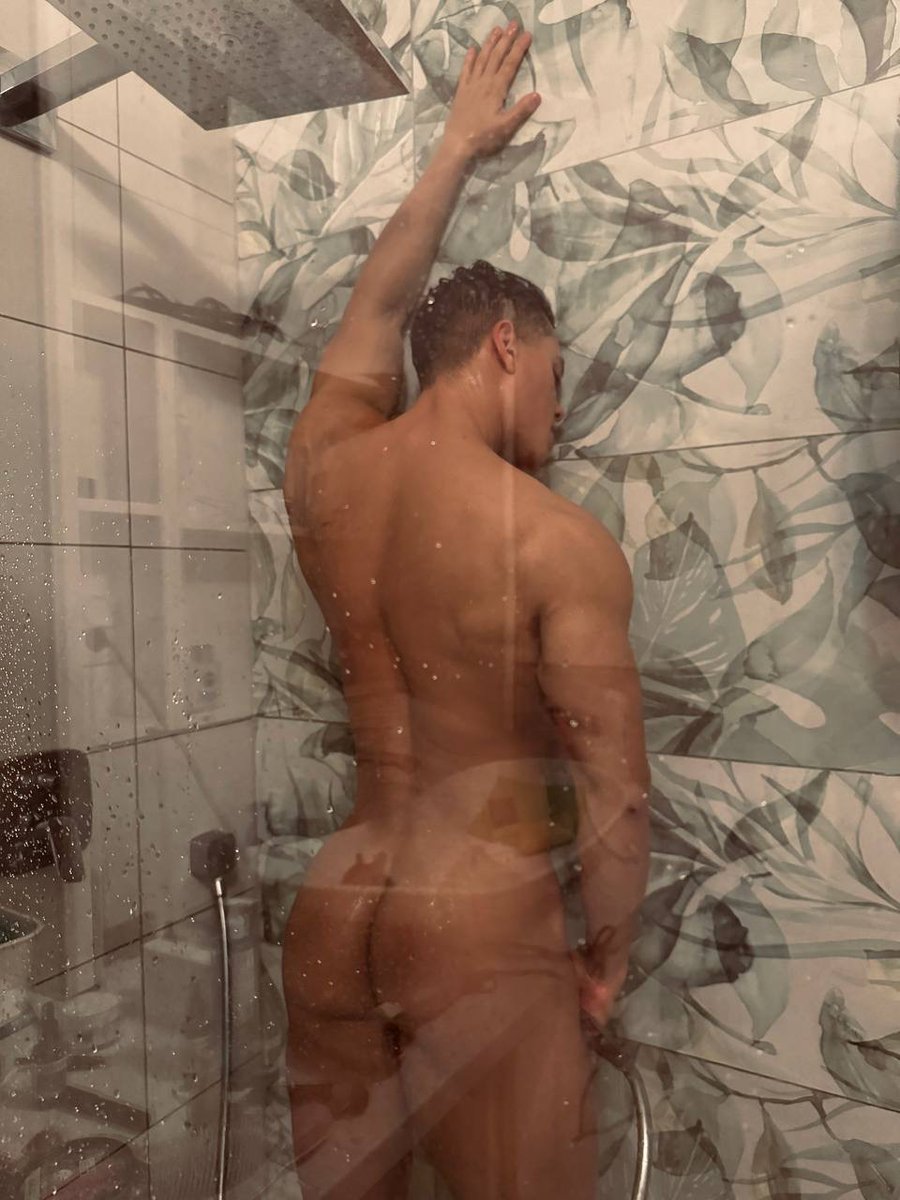 Andrewad tweet media