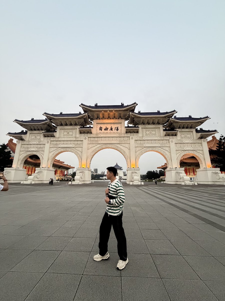 jickson0326's tweet image. Standing where history lives 🇹🇼

#ChiangKaiShekMemorialHall #Taipei #Taiwan #TaiwanVibes #TravelTaiwan #ExploreTaiwan #TravelGram #Wanderlust #HistoricPlaces #AsiaTravel