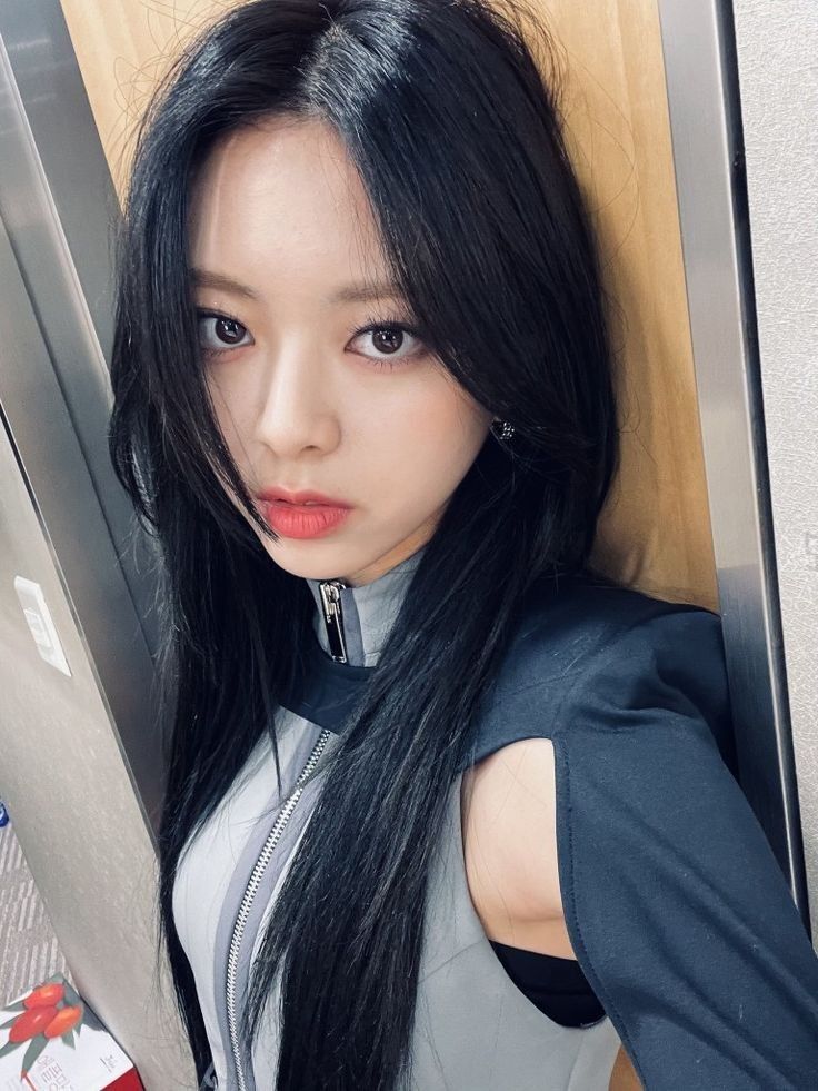 itzy old files tweet media