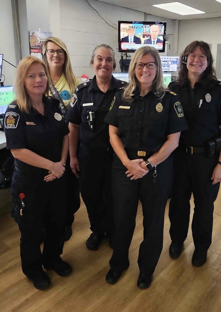 KtownFire's tweet photo. Happy National Public Safety Telecommunicators Week!📞

KFR proudly celebrates our incredible 911 Communication Technicians! Known as the calm, steady voices in our community’s toughest moments.

Thank you for your dedication and compassion. You make YGK safer every day. ❤️🚒 https://t.co/pXAtTjhOx2