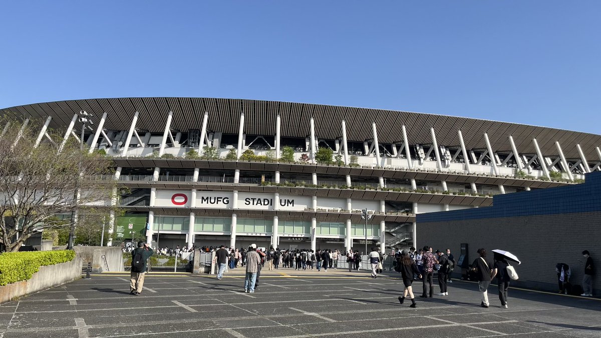 shindoi_kami's tweet photo. ケリーさんのバースデーライブ当たらなかったので、昨日は櫻坂の国立行ってた
すまそ
近かったからステッカーだけ取りに行ったら、渋谷地獄絵図だったな https://t.co/V3Qs7cFY7g