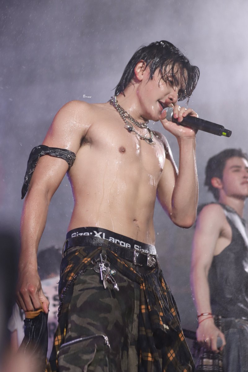 gcxn_'s tweet image. ผมสิ้น😭😭😭

KPW SONGKRAN X JASPER  #SuperFluid2026xJASPER
ᝰ.ᐟ @ChenRcj #JoongArchen #จุงอาเชน ᯓ★