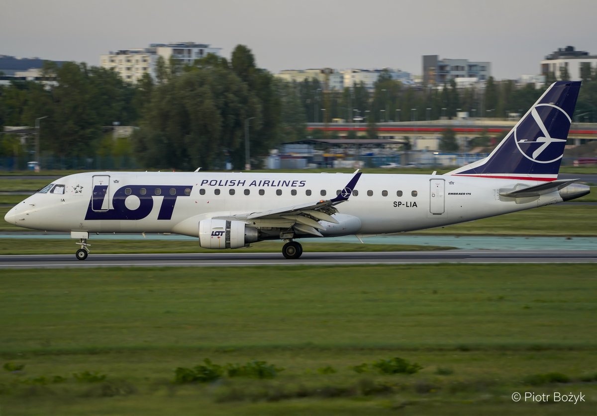 PiotrBozyk's tweet image. PLL #LOT oficjalnie wycofały kolejne E-Jety ze swojej  floty. Tym razem chodzi o dwa embraery #E175: SP-LIA i SP-LIB👉rynek-lotniczy.pl/wiadomosci/lot…  @LOTPLAirlines has officially withdrawn another two E-Jets from its fleet. This time two @embraer E175's: SP-LIA &amp;amp; SP-LIB. #avgeek